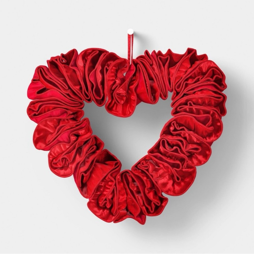 🌹Heart-Shaped Red Wreath Threshold NWT